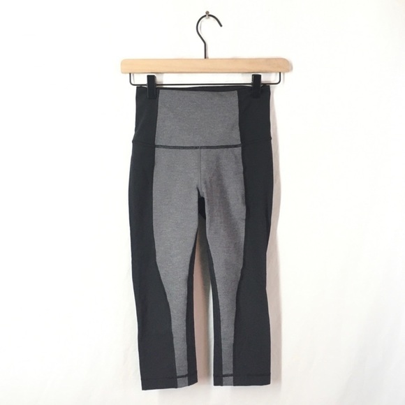 Lululemon Wunder Under Crop High-Rise *Curve 17"
Heathered Black / Black Size 6 - Picture 3 of 9